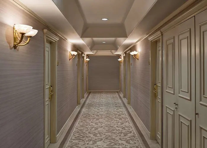 Elite World Prestige Hotel *