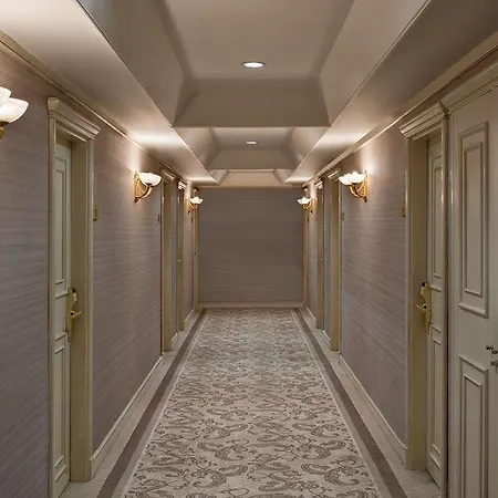 Elite World Prestige Hotel *