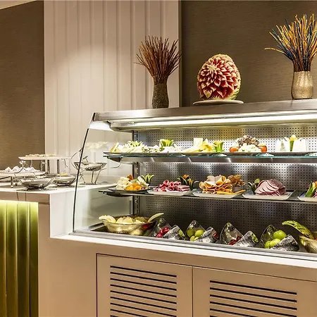 Elite World Prestige Hotel *