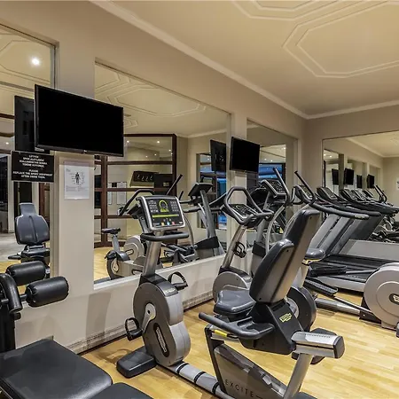 Elite World Prestige Hotel *